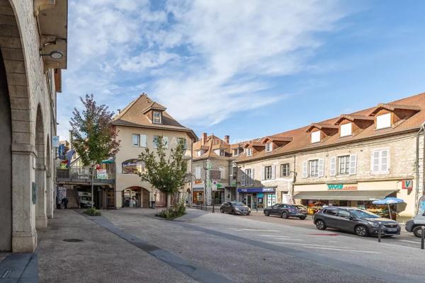 Vente Local commercial 3 pièces 111 m2 à Morestel