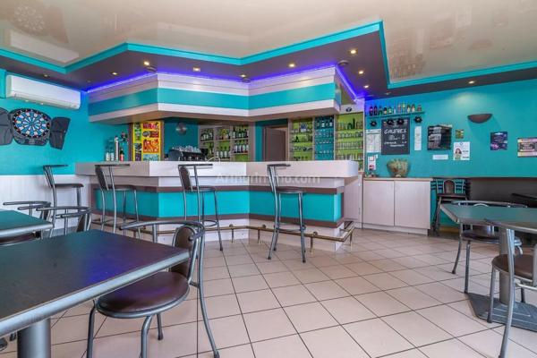 Vente Local commercial 3 pièces 111 m2 à Morestel