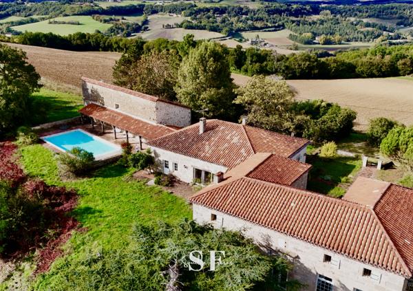 Propriete 10 pièce(s) 5 chambre(s) 455 m²