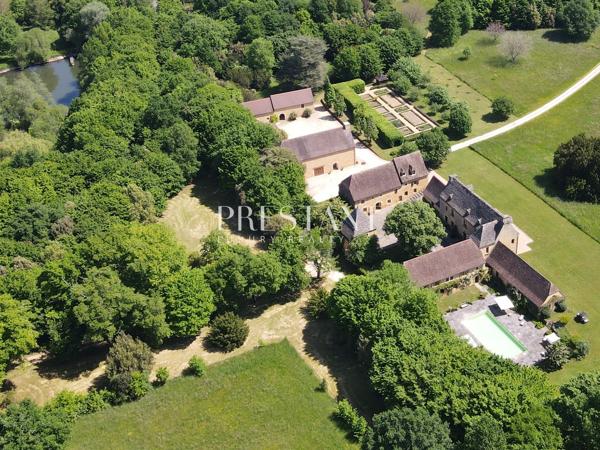 Superbe manoir historique et son domaine de 74 hectares avec étang, à 10 minutes de Sarlat, SARLAT LA CANEDA