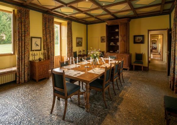 Superbe manoir historique et son domaine de 74 hectares avec étang, à 10 minutes de Sarlat, SARLAT LA CANEDA