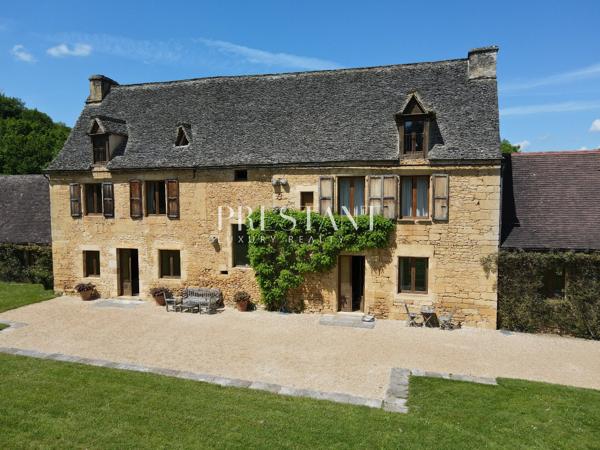 Superbe manoir historique et son domaine de 74 hectares avec étang, à 10 minutes de Sarlat, SARLAT LA CANEDA