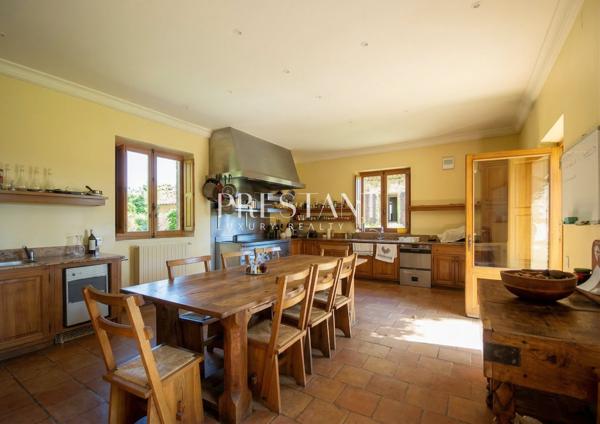 Superbe manoir historique et son domaine de 74 hectares avec étang, à 10 minutes de Sarlat, SARLAT LA CANEDA