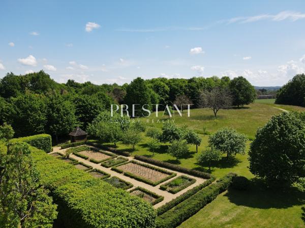 Superbe manoir historique et son domaine de 74 hectares avec étang, à 10 minutes de Sarlat, SARLAT LA CANEDA
