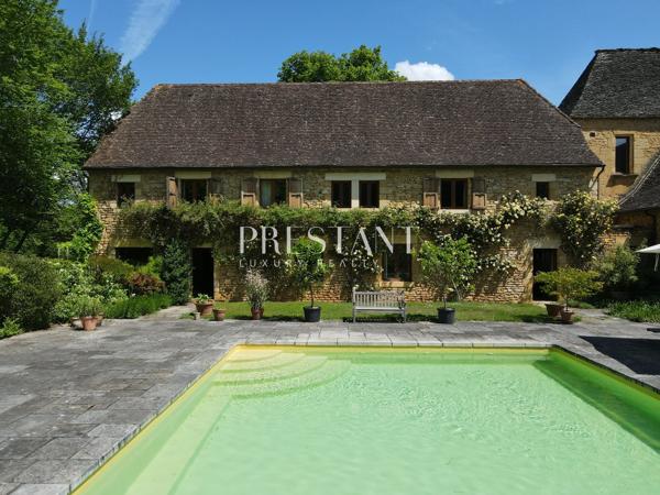 Superbe manoir historique et son domaine de 74 hectares avec étang, à 10 minutes de Sarlat, SARLAT LA CANEDA