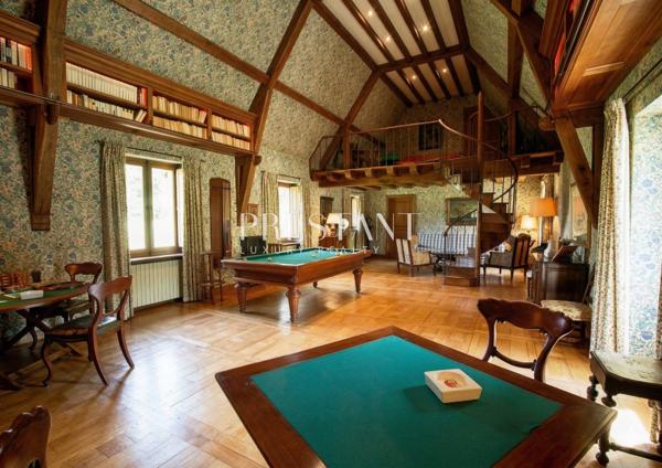 Superbe manoir historique et son domaine de 74 hectares avec étang, à 10 minutes de Sarlat, SARLAT LA CANEDA