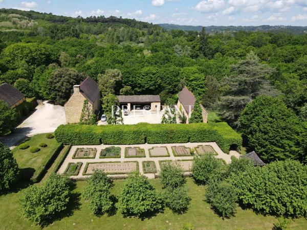 Superbe manoir historique et son domaine de 74 hectares avec étang, à 10 minutes de Sarlat, SARLAT LA CANEDA