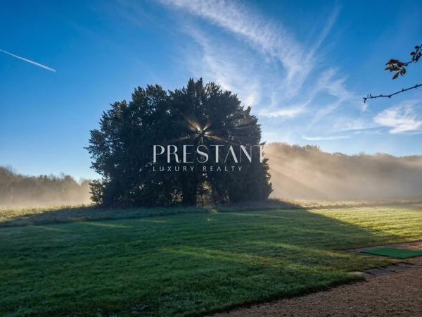 Superbe manoir historique et son domaine de 74 hectares avec étang, à 10 minutes de Sarlat, SARLAT LA CANEDA
