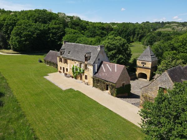 Superbe manoir historique et son domaine de 74 hectares avec étang, à 10 minutes de Sarlat, SARLAT LA CANEDA