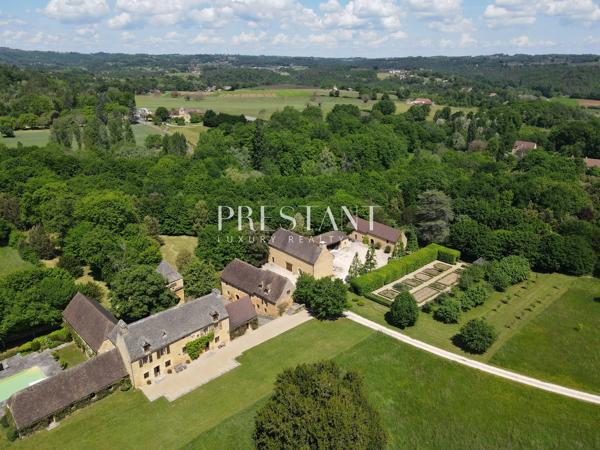 Superbe manoir historique et son domaine de 74 hectares avec étang, à 10 minutes de Sarlat, SARLAT LA CANEDA