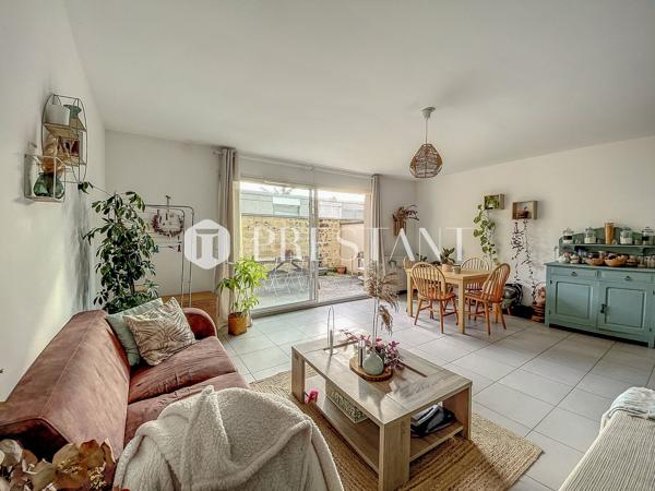 SAINTE CROIX, petite copropriété, T2 récent avec belle terrasse sans vis-à-vis et bien au calme, BORDEAUX