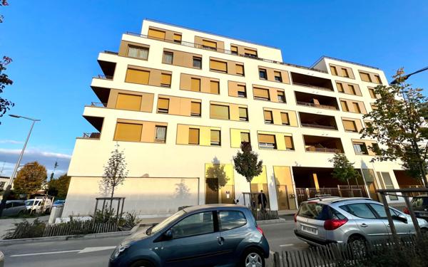 Appartement à vendre    4 pièces • 82 m2 Bondy