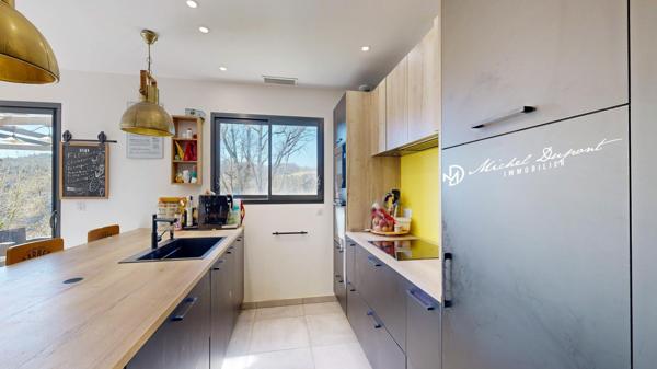 Une signature contemporaine, où chaque détail a été pensé pour offrir un art de vivre rare.