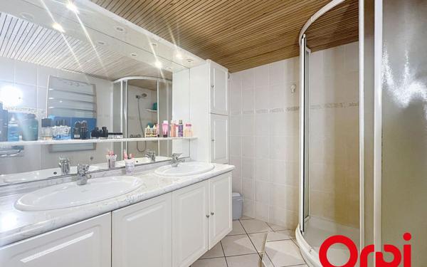 Appartement à vendre    4 pièces • 100,05 m2 Roquebrune-Cap-Martin