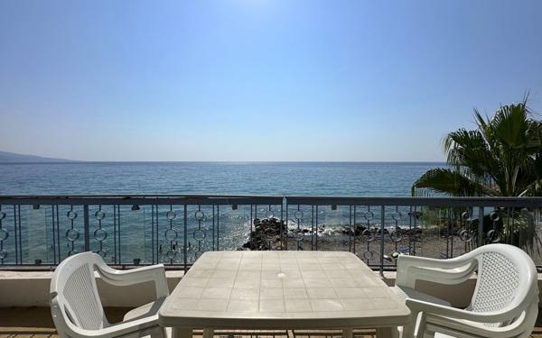 Appartement à vendre    1 pièce • 41,19 m2 Menton