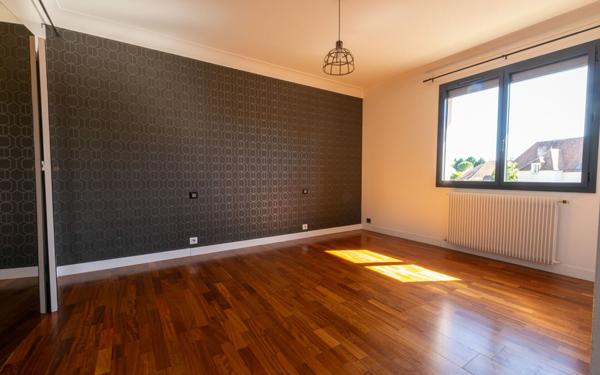 Maison à vendre    6 pièces •  Idron