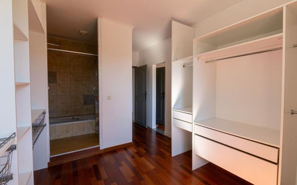 Maison à vendre    6 pièces •  Idron