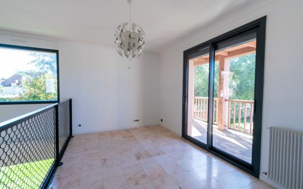 Maison à vendre    6 pièces •  Idron