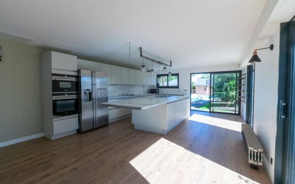 Maison à vendre    6 pièces •  Idron