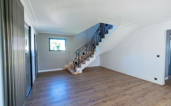 Maison à vendre    6 pièces •  Idron