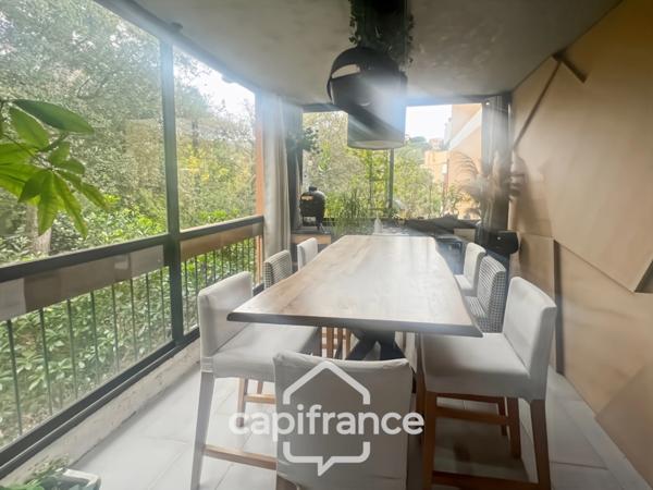 Appartement à vendre 4 pièces LA SEYNE SUR MER (83), grand T4 de 81m2 - Loggia - Garage et Cave.