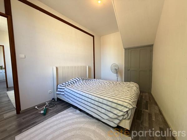 Vente
                Immeuble200 m² - 8 Pièces -
                    SAINT AMAND MONTROND (18200)