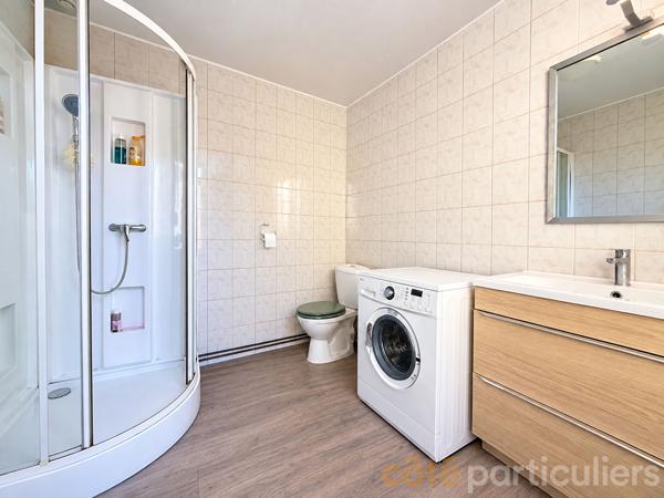 Vente
                Immeuble200 m² - 8 Pièces -
                    SAINT AMAND MONTROND (18200)