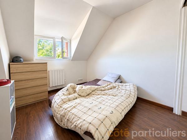 Vente
                Immeuble200 m² - 8 Pièces -
                    SAINT AMAND MONTROND (18200)