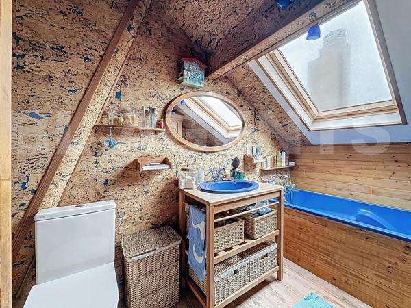 Lagny - Maison atypique à fort potentiel – 190 m² divisés en deux lots indépendants - Grand terrain 