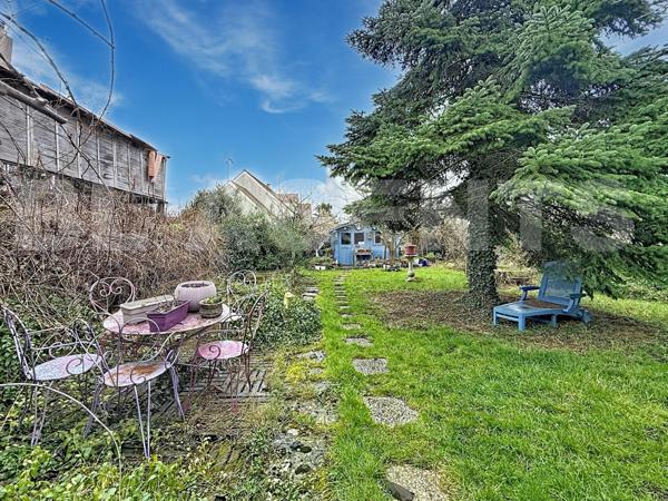 Lagny - Maison atypique à fort potentiel – 190 m² divisés en deux lots indépendants - Grand terrain 