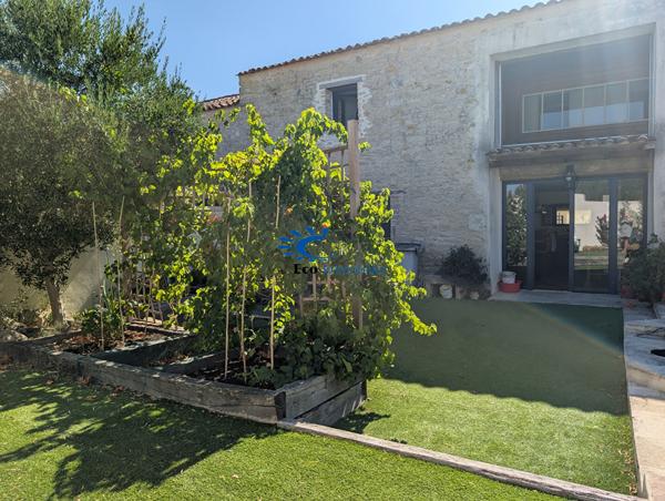 MAISON CHARENTAISE 4 CHAMBBRES GARAGE PISCINE Marans MAISON CHARENTAISE 4 CHAMBBRES GARAGE PISCINE Marans