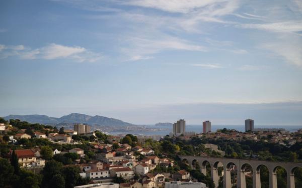 Appartement à vendre    4 pièces • 83 m2 Marseille 15