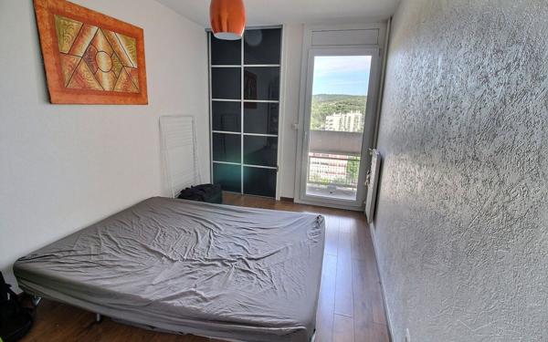 Appartement à vendre    4 pièces • 83 m2 Marseille 15