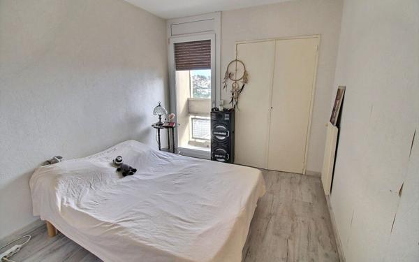 Appartement à vendre    4 pièces • 83 m2 Marseille 15