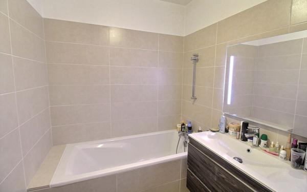 Appartement à vendre    4 pièces • 83 m2 Marseille 15