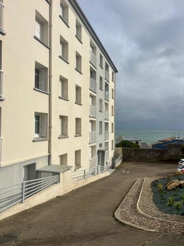 Emplacement privilégié à Audierne – Appartement rénové avec vues mer Audierne (29770)