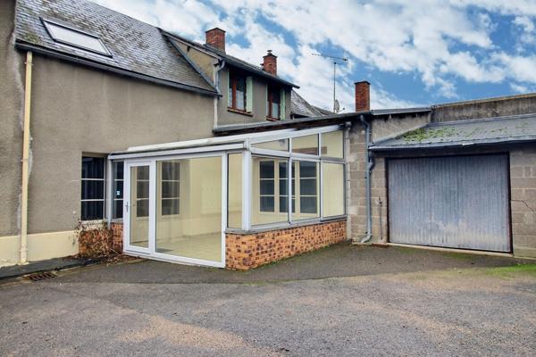 Maison de ville 4 chambres avec garage et courette a EPERNON gare a pied