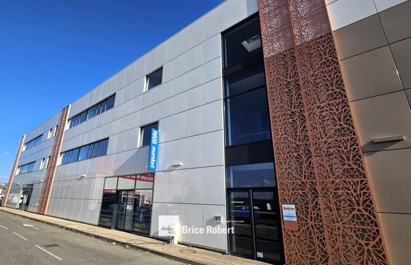 Bureaux à louer à Saint-Priest avec parkings et accès transports en commun