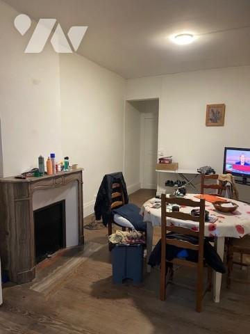 Un immeuble à usage de commerce et d'habitation situé à REVIN (08500), 12 rue Gambetta