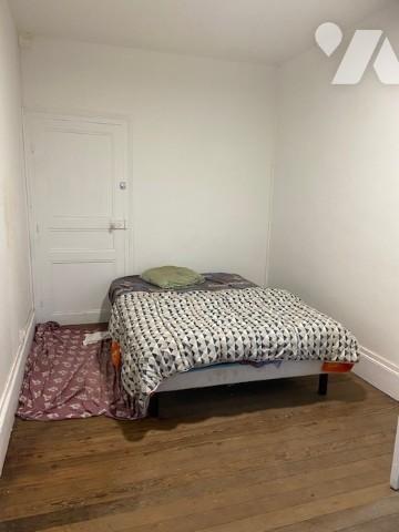 Un immeuble à usage de commerce et d'habitation situé à REVIN (08500), 12 rue Gambetta