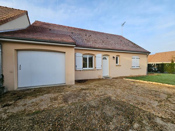 NOUVEAUTE - PAVILLON DE PLAIN PIED AVEC JARDIN GARAGE A LA FLECHE