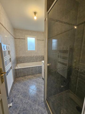 NOUVEAUTE - PAVILLON DE PLAIN PIED AVEC JARDIN GARAGE A LA FLECHE