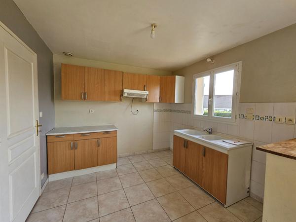 NOUVEAUTE - PAVILLON DE PLAIN PIED AVEC JARDIN GARAGE A LA FLECHE