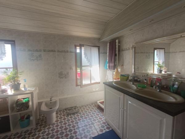 Maison style longère habitable tout de suite avec ses 4 chambres