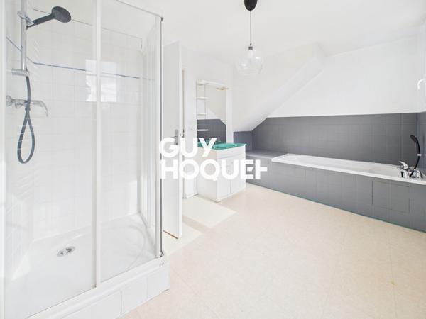 Maison T4 avec courette et garage à Oissel