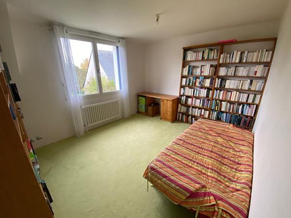 Trégunc maison lumineuse des années 50 entièrement rénovée de 132 m² sur un terrain de 765 m² proches plages .