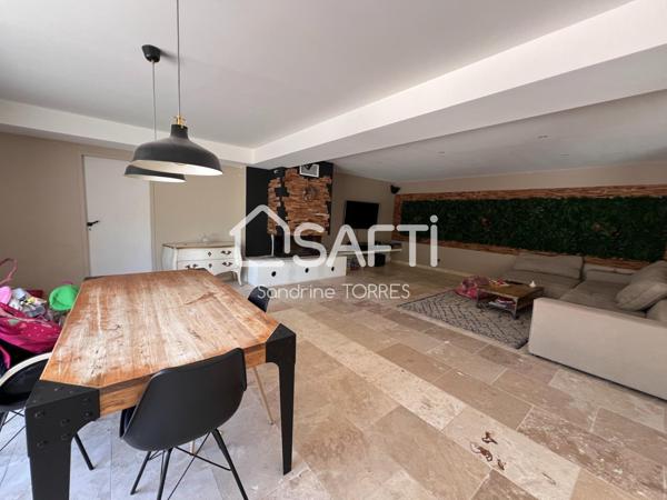 Caromb maison de 190 m² sur un terrain de 562 m² avec dépendances d'environ 120 m² et une piscine