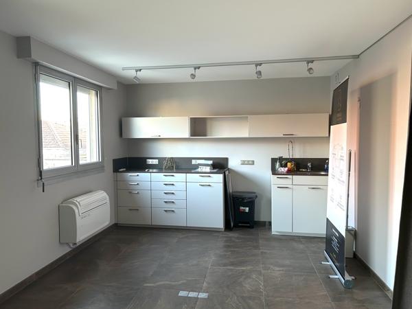 Bureaux à vendre à Bordeaux centre avec accès ERP PMR et ascenseur - Place Gambetta