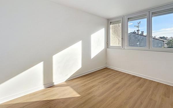 Maison à vendre    6 pièces • 102 m2 Guilherand-Granges