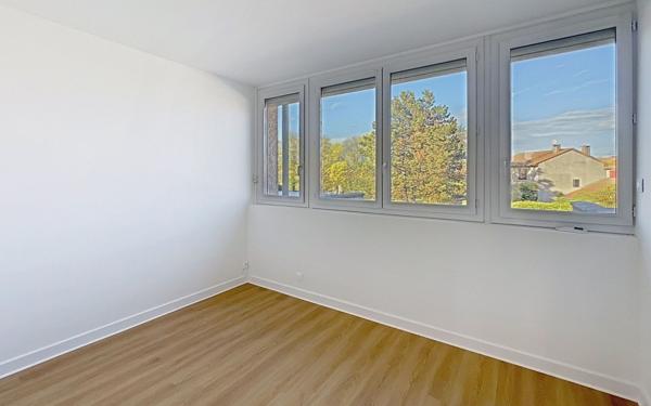 Maison à vendre    6 pièces • 102 m2 Guilherand-Granges